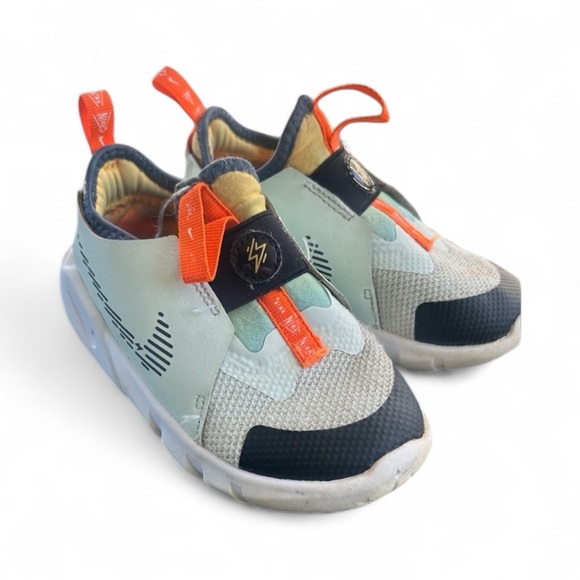 Nike Other - Nike Flex Runner 2 Barely Green baby toddler slip on sneaker size 9C unisex